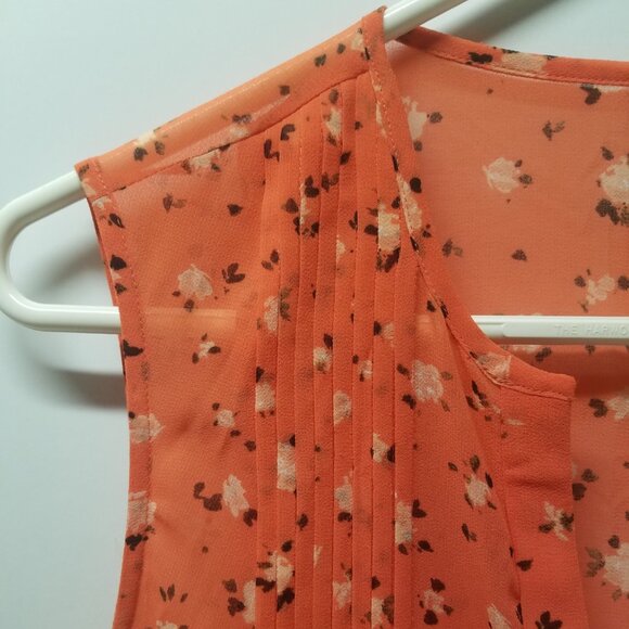 CAbi #5350 Blossom Print Sleeveless Pintuck Blouse - Picture 8 of 16